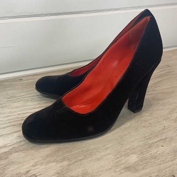Robert Clergerie Black Velvet Pumps Size 6 Made in France - Picture 3 of 6